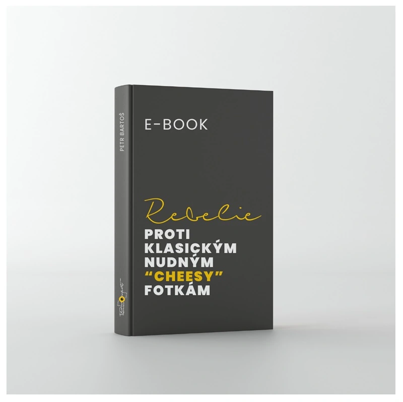 Dokumentární rodinná fotografie na které maminka s dcerou procvičují logopedii